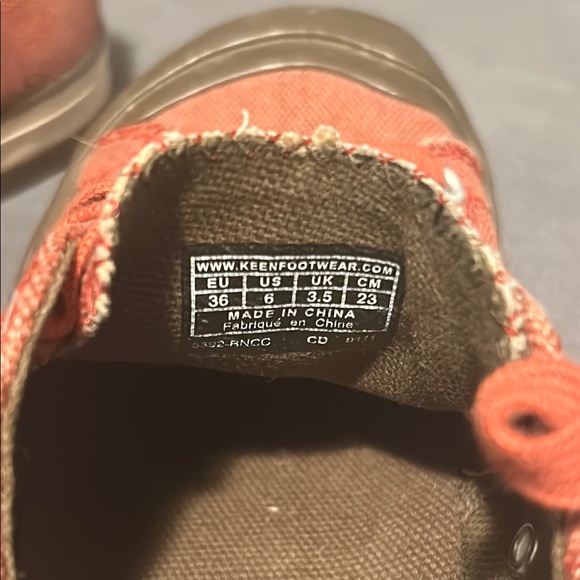 Keen Red Orange Canvas Women's Shoes Sz 6 36 - Picture 2 of 9